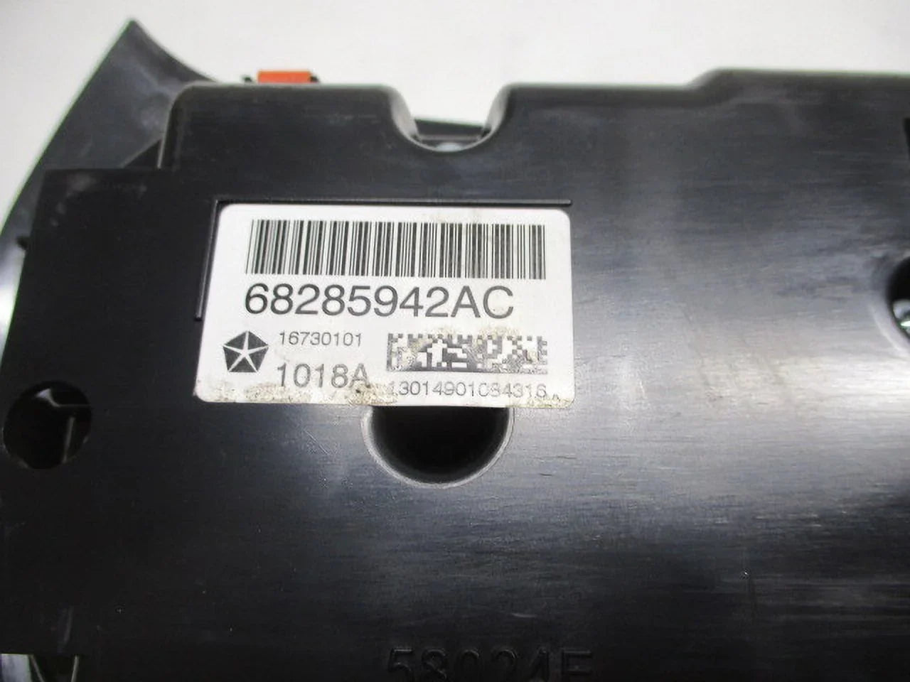 Pre-Owned 19 20 21 22 Jeep Cherokee Automatic Climate AC Heater Temperature Control OEM (Good) - Exclusive Design