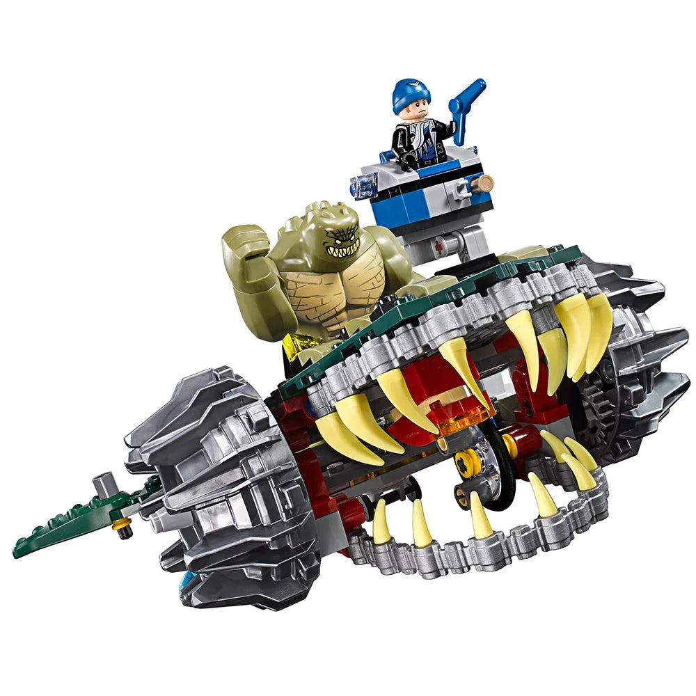 Stylish LEGO Super Heroes Batmanâ¢: Killer Crocâ¢ Sewer Smash 76055