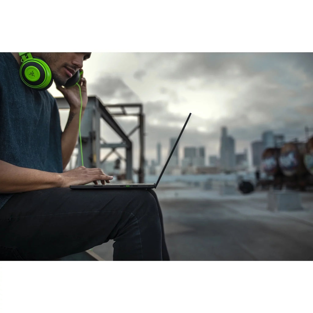 Razer Blade 15 Advanced Edition 15.6" 4K UHD Gaming Laptop, i9 i9-12900H, NVIDIA GeForce RTX 3080 Ti 16 GB, 1TB SSD, Windows 11 Home